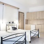 Krinis Apartment *